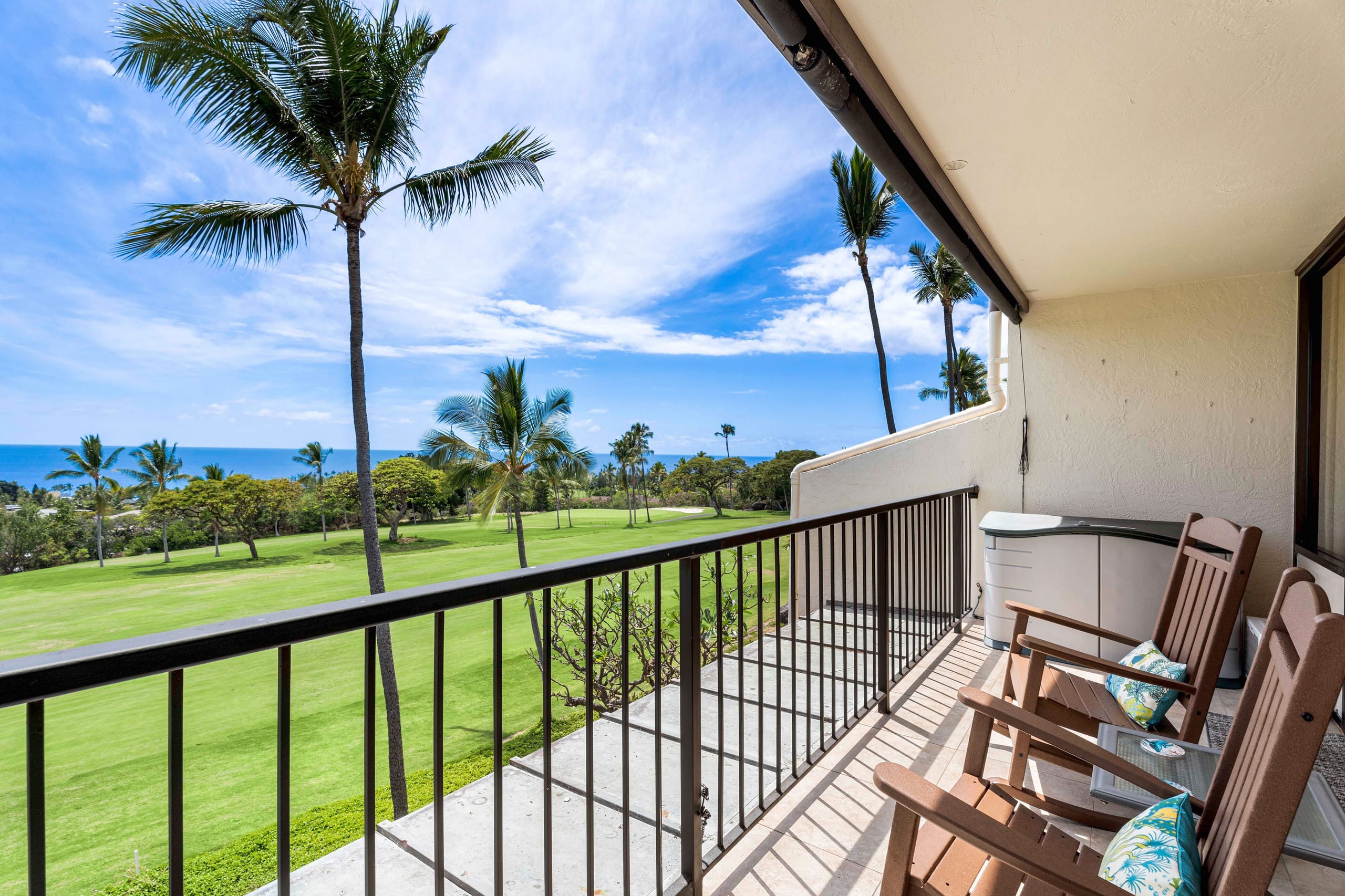 Condo in Kailua-Kona · ★4.97 · 3 bedrooms · 4 beds · 2 baths - Image 12