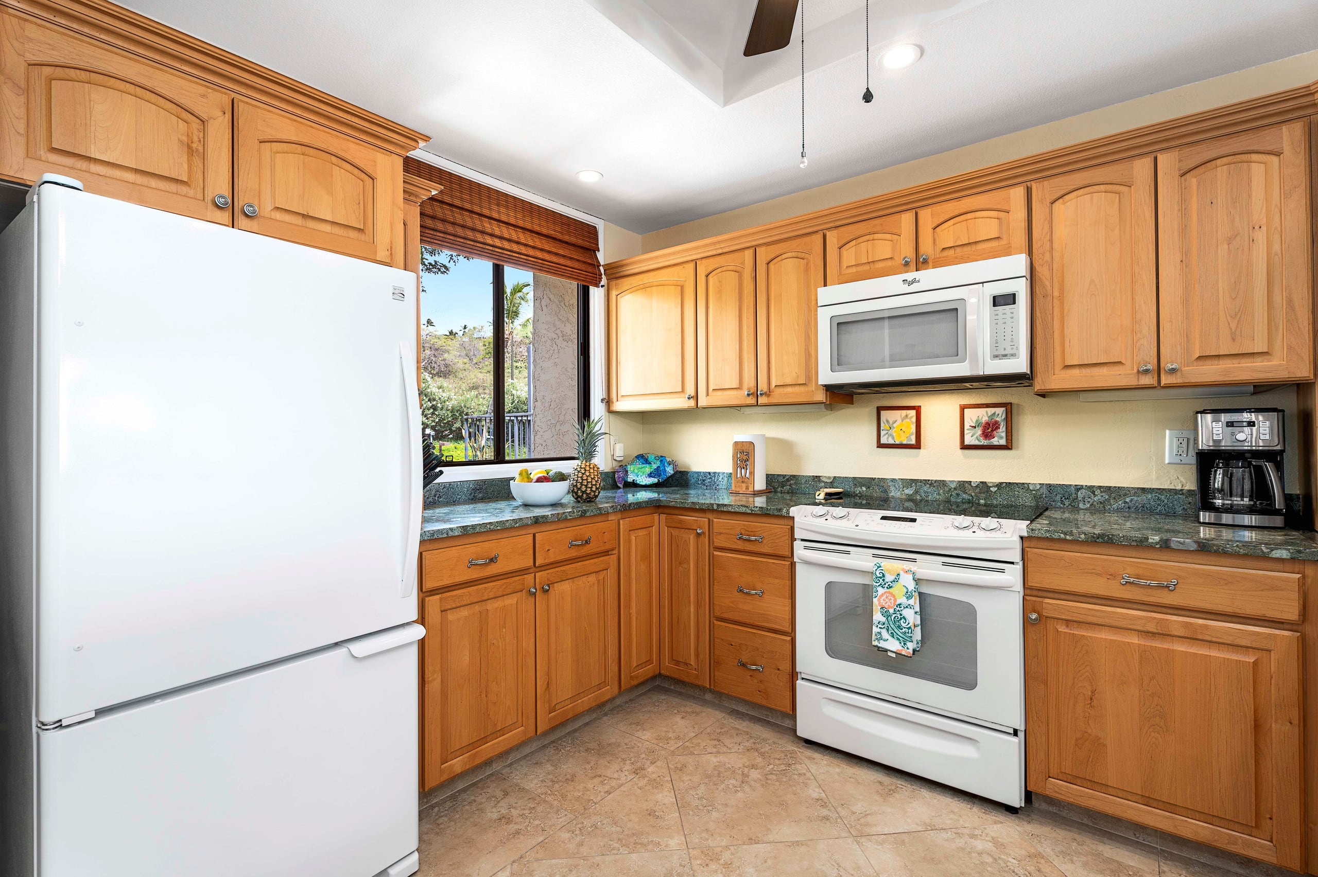 Condo in Kailua-Kona · ★4.97 · 3 bedrooms · 4 beds · 2 baths - Image 23