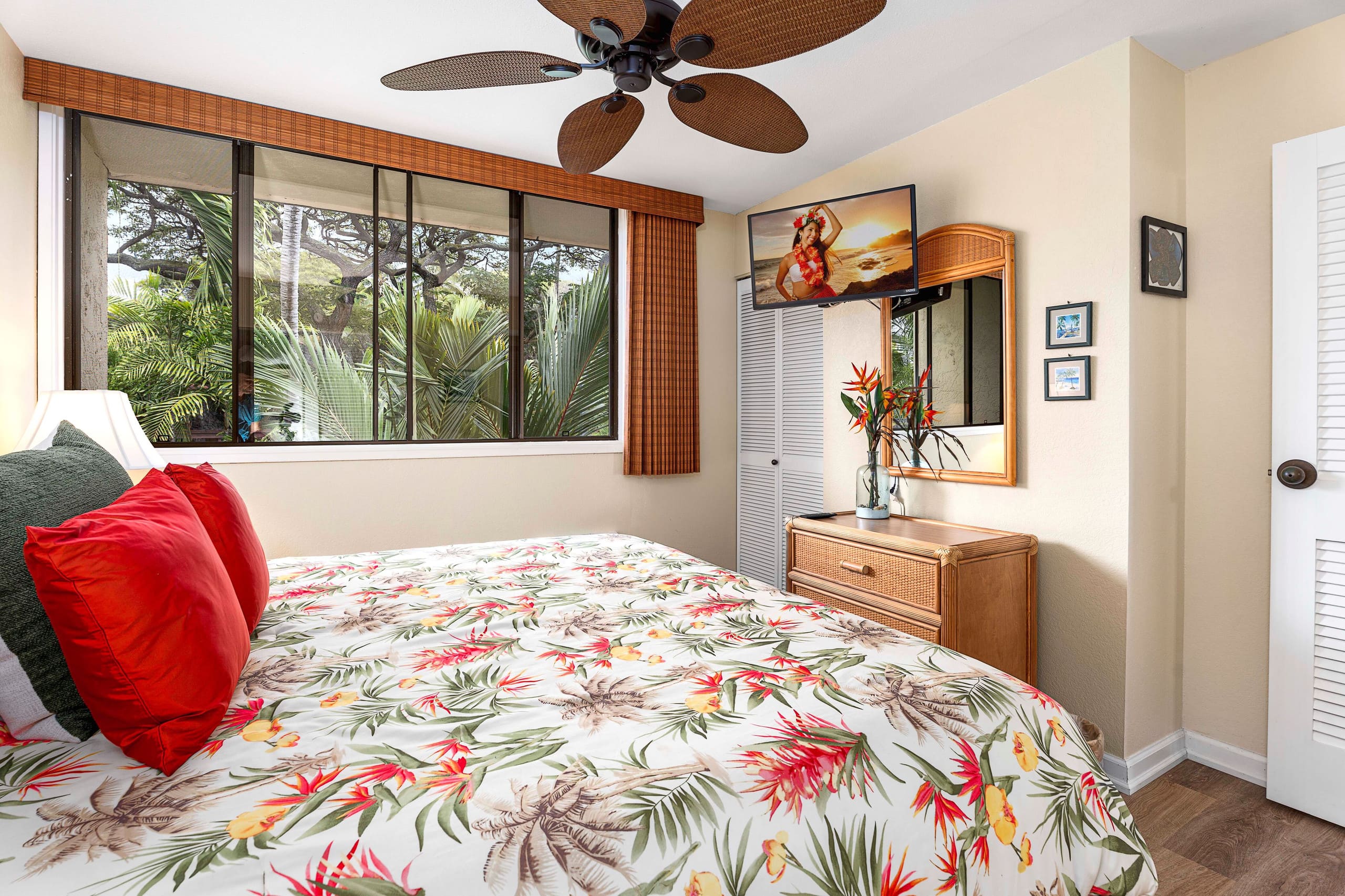 Condo in Kailua-Kona · ★4.97 · 3 bedrooms · 4 beds · 2 baths - Image 26