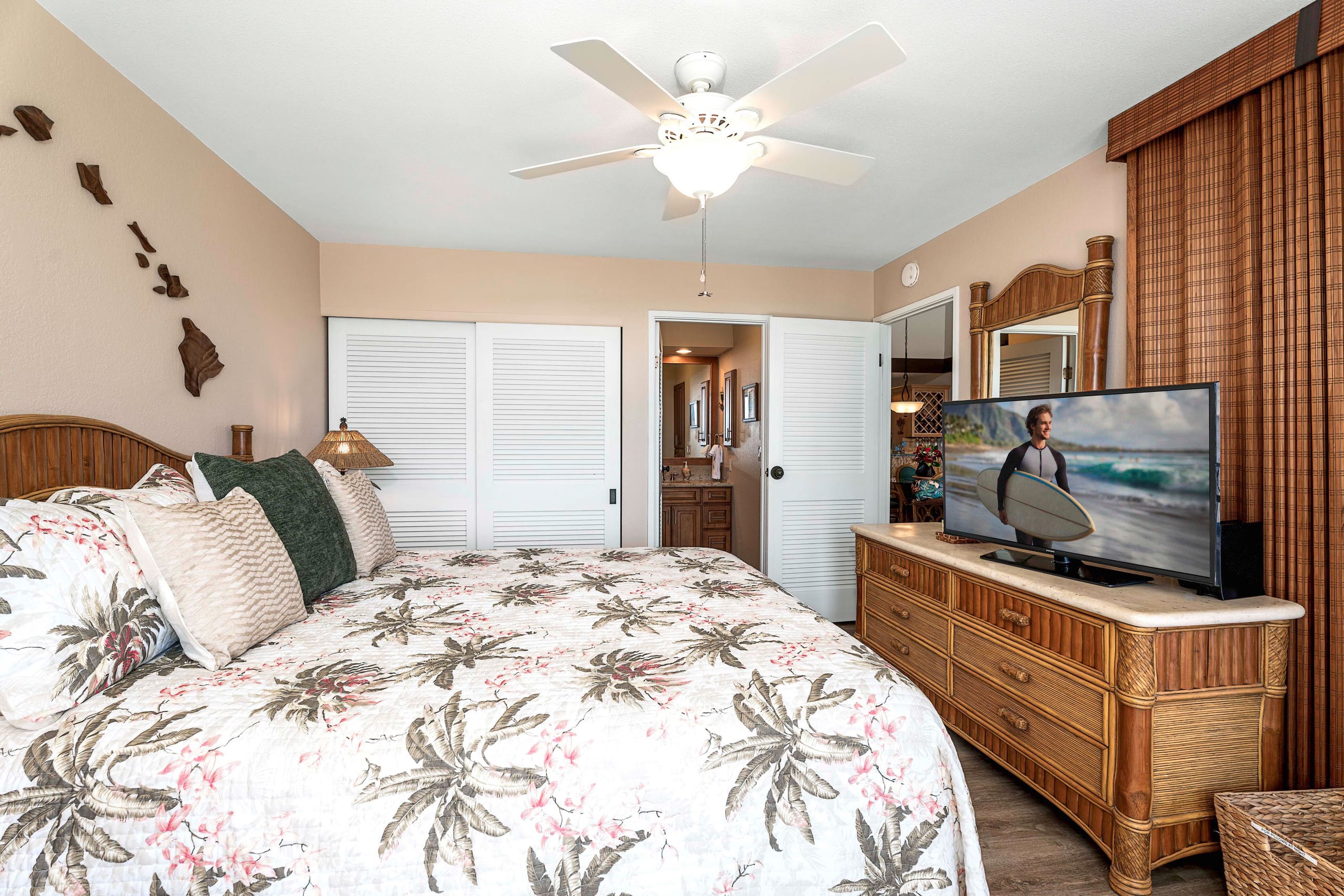 Condo in Kailua-Kona · ★4.97 · 3 bedrooms · 4 beds · 2 baths - Image 14