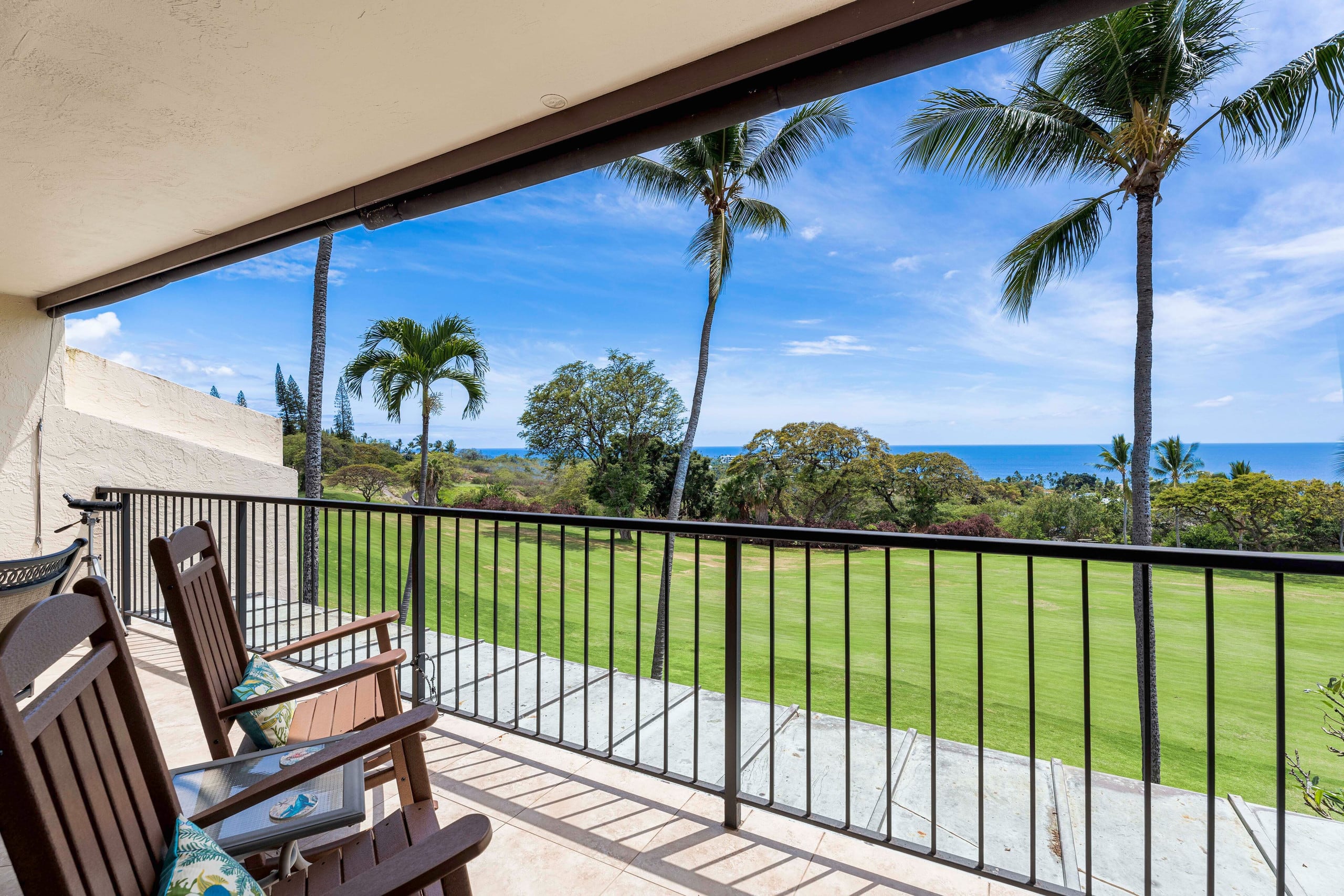 Condo in Kailua-Kona · ★4.97 · 3 bedrooms · 4 beds · 2 baths - Image 11