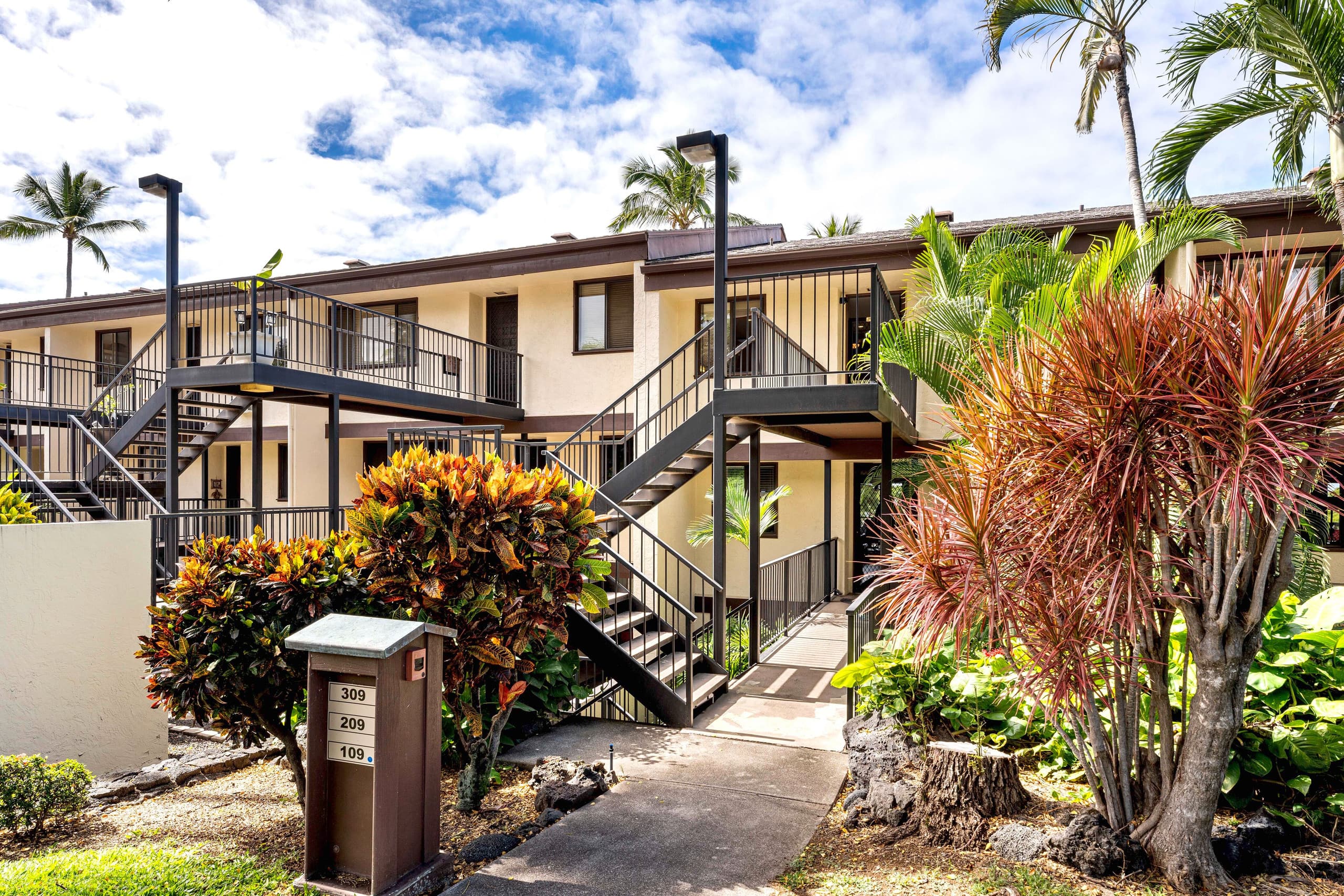 Condo in Kailua-Kona · ★4.97 · 3 bedrooms · 4 beds · 2 baths - Image 58