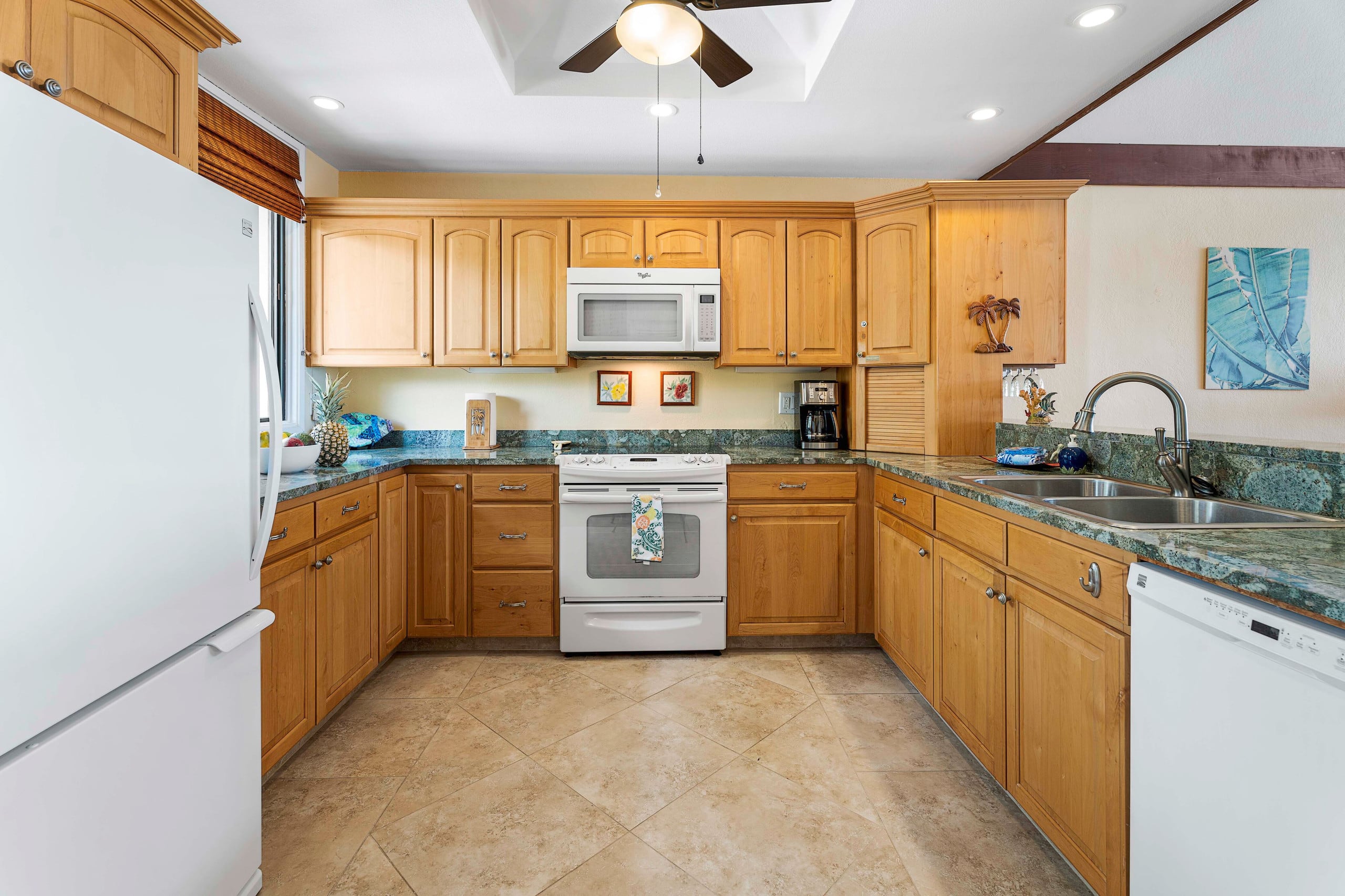 Condo in Kailua-Kona · ★4.97 · 3 bedrooms · 4 beds · 2 baths - Image 22