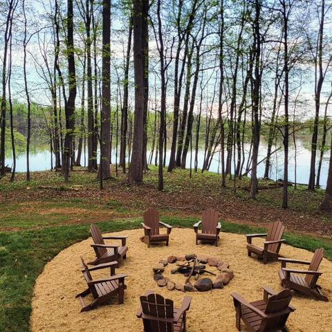 Brittle's Little Lakehouse