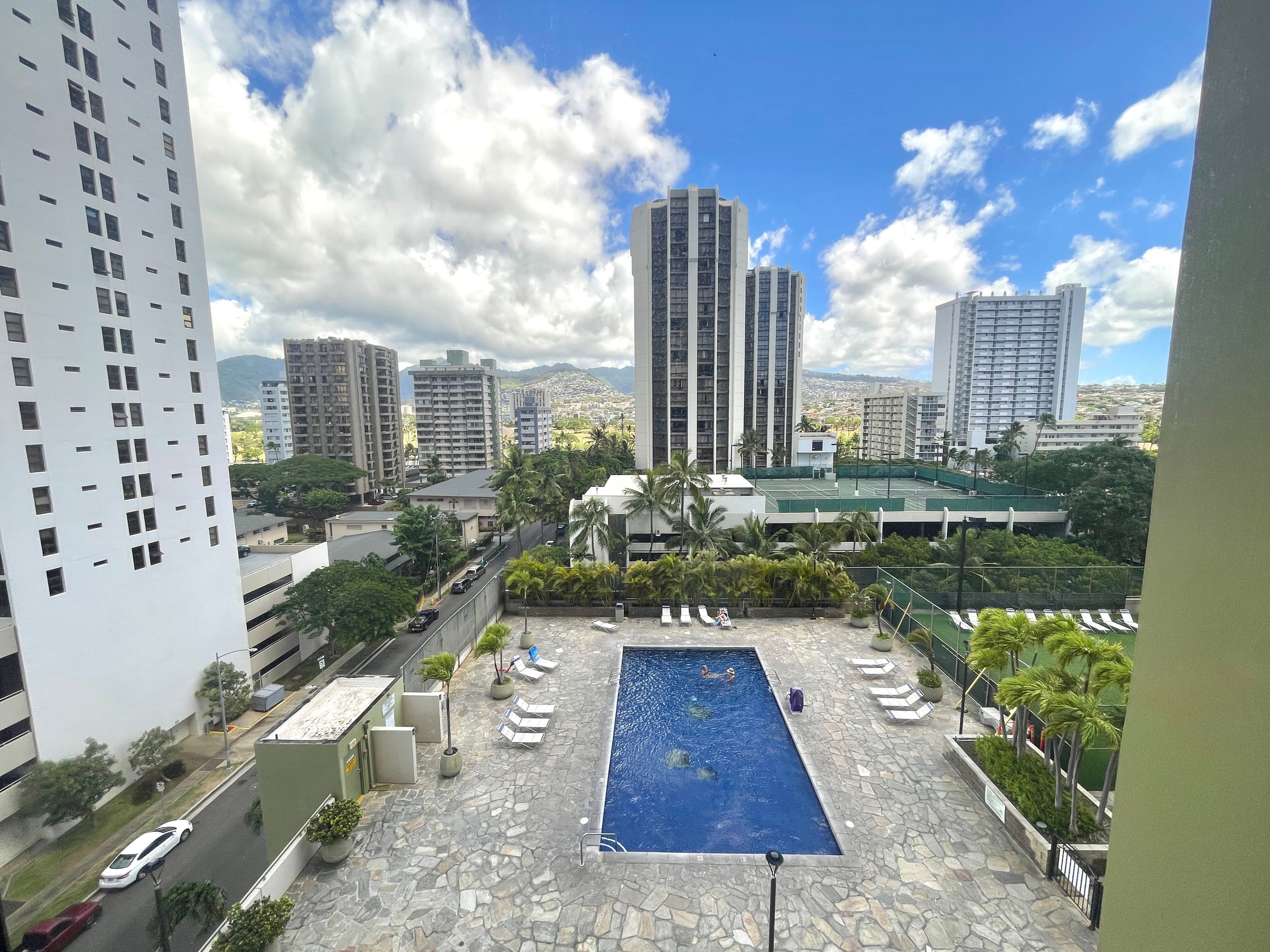 Large 1 bedroom 3 minutes to beach + Free Parking - Image 12