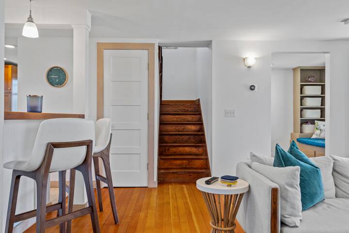 Matunuck Beach Coastal Getaway gallery image 4