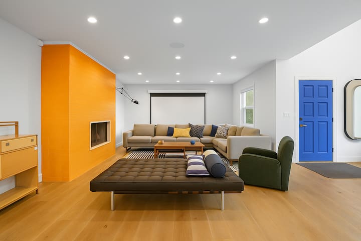 5BR Hollywood Oasis | Pool, Roof Deck & Prime Spot gallery image 4