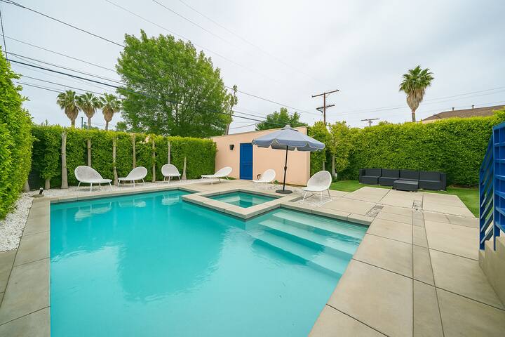 5BR Hollywood Oasis | Pool, Roof Deck & Prime Spot gallery image 3