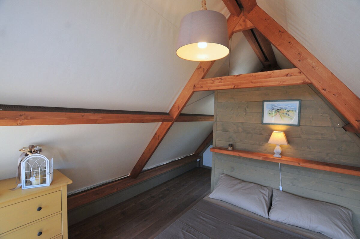 Top Airbnb: Glamping Villa Oliveta Tent il Ginepro sea view à San Vincenzo