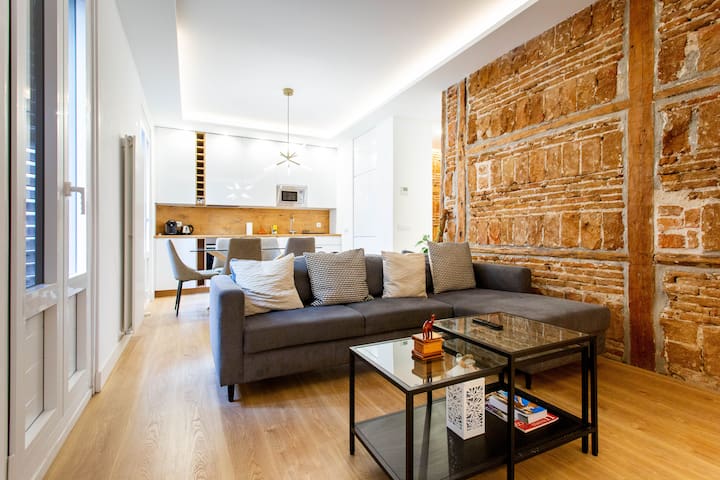 Exclusive flat in Justicia. 4 bedrs 4 bathrs