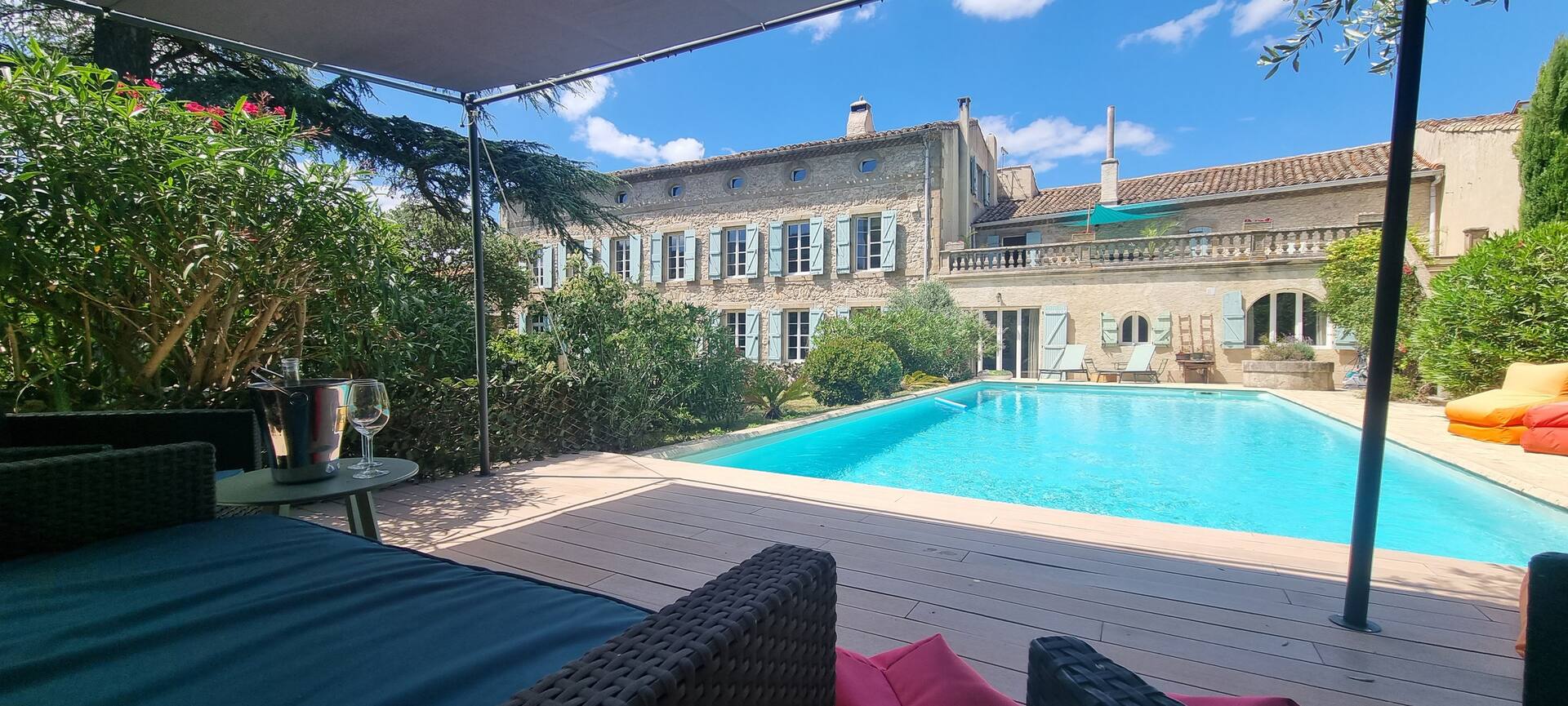 Poolside 1BR Apt | 12m Pool | 10m to Carcassonne