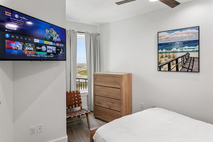 Ovo je spavaća soba br. 7 koja se nalazi na 3. katu jedinice B.  Ima privatnu kupaonicu, televizor ravnog ekrana, komodu s ladicama i BRAČNI KREVET. 
POŠALJITE MI PORUKU ZA NAŠ VIRTUALNI OBILAZAK!!