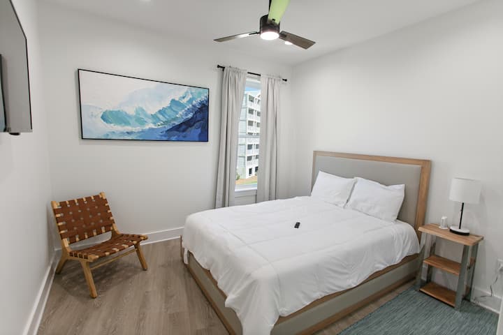 Ovo je spavaća soba br. 3 na 3. katu jedinice A.  Ima bračni krevet (160x200).   
POŠALJITE MI PORUKU JOŠ DANAS KAKO BISTE REZERVIRALI SVOJ ODMOR!