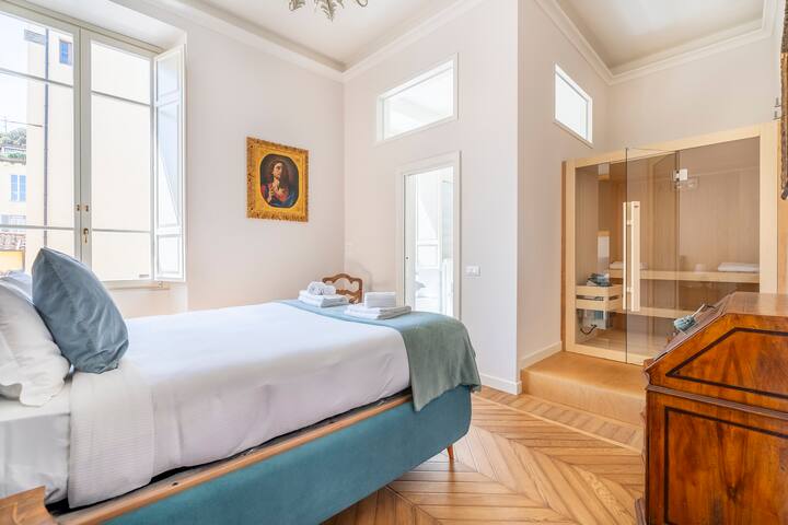 Private SPA Sauna & Jacuzzi Duomo View gallery image 5