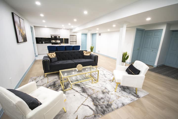 Bright, Spacious Luxury 2br Unit - Toronto