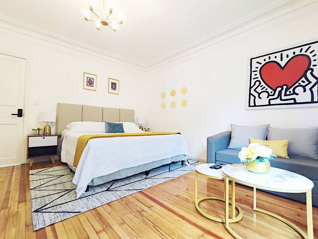 Perfect for Groups: Chic 4-Bedroom + 1 Loft gallery image 5