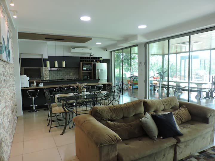 Casa Frente Al Lago - Ciudad del Este