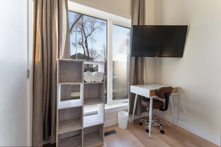 Modern & Cozy: 4Bed 2Bath Home (8 guests max.) gallery image 4