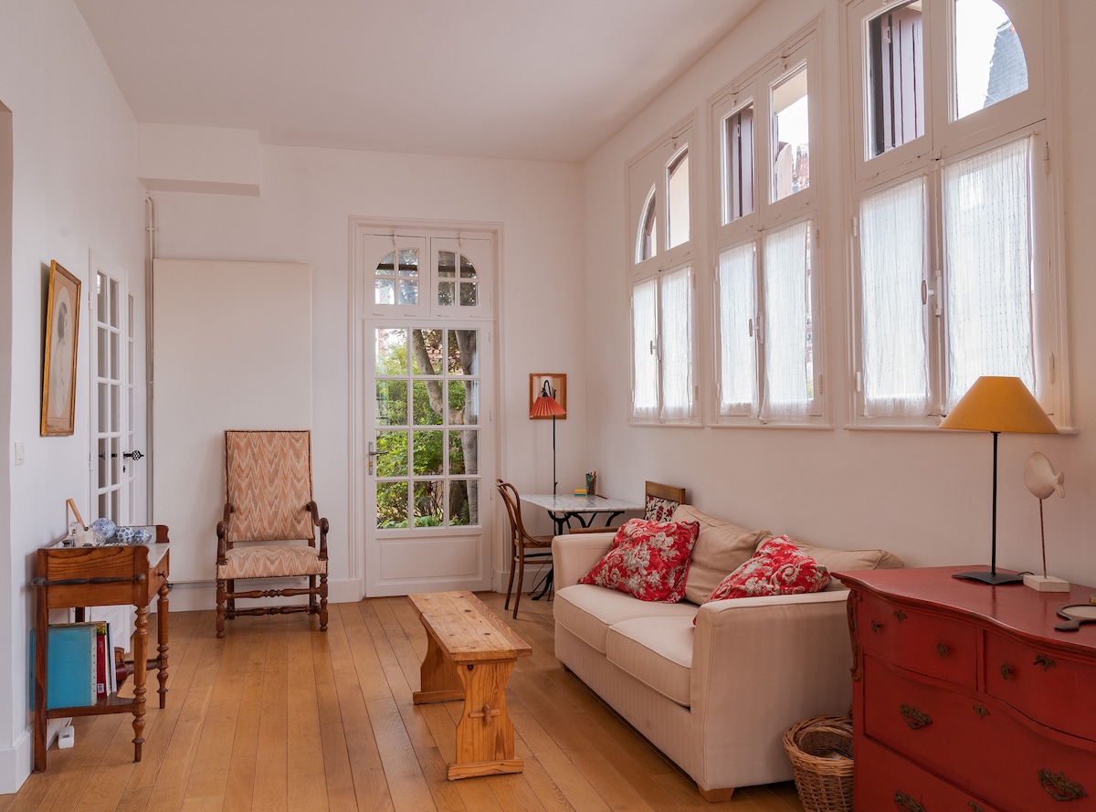 Successful Airbnb property: Family home 2 steps from the sea in Houlgate