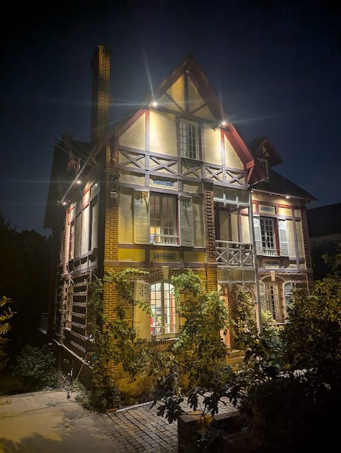 B&B, Belle Epoque mansion, 30' from Paris & pool