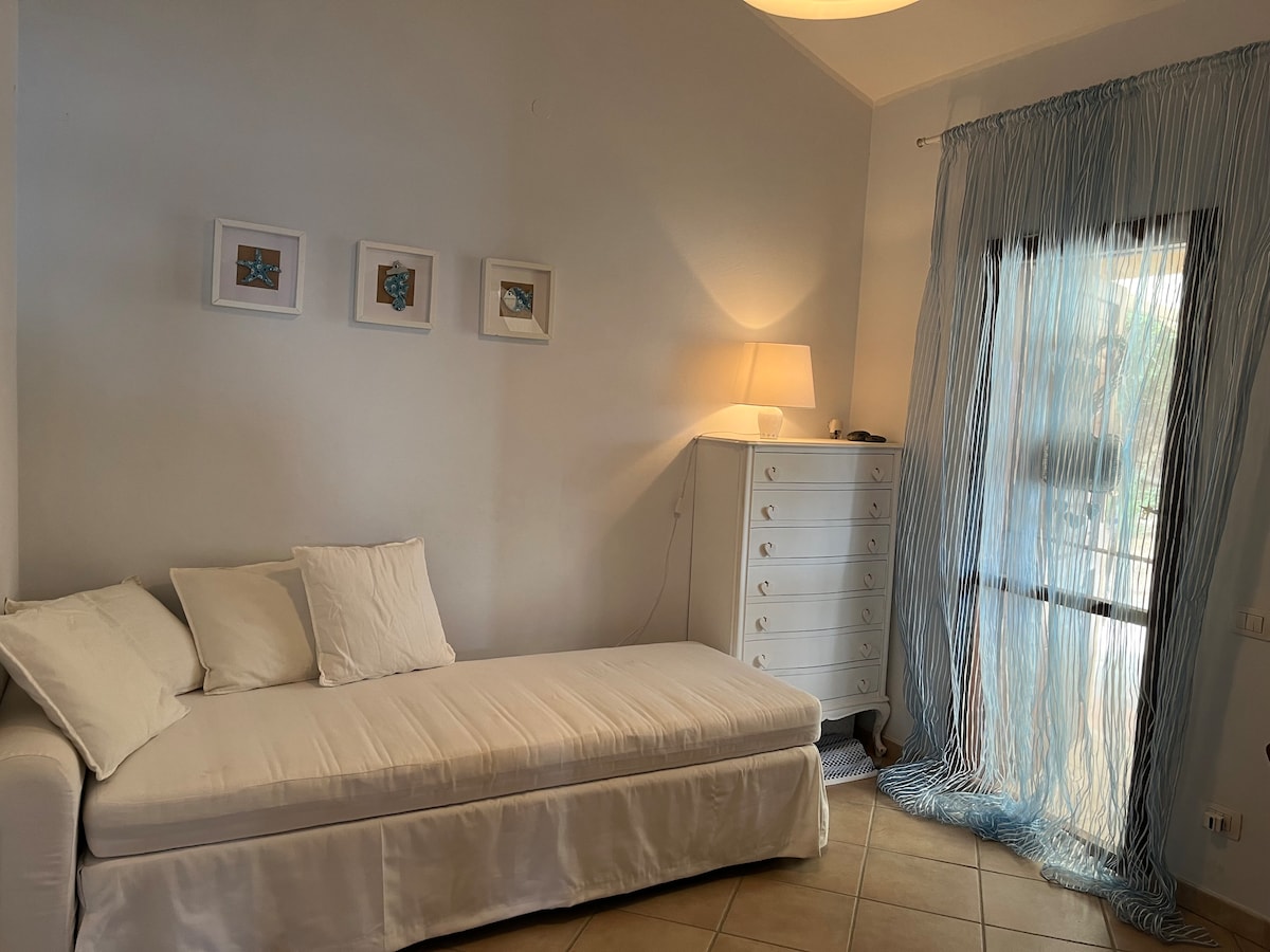 Top Airbnb: House with enchanting sea view in Maracalagonis