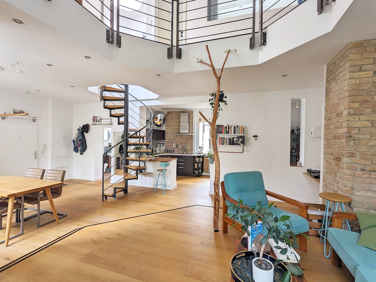 Top Airbnb: Modern top-floor apartment at center of Kreuzberg in Kreuzberg