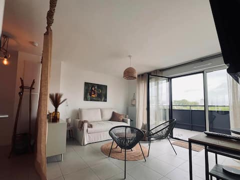 Successful Airbnb property: Cozy studio, terrace and beach in Dunkerque