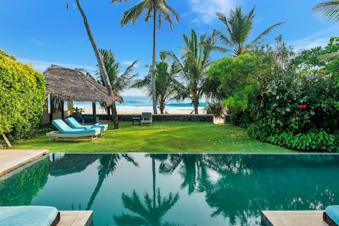 Beachfront - Private Pool - AC - Sea View Balcony