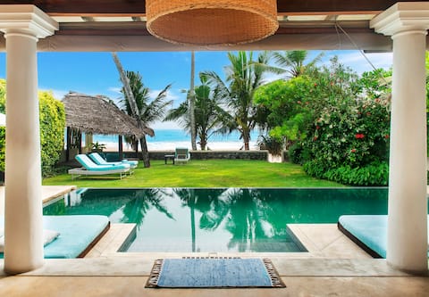 Beachfront - Private Pool - AC - Sea View Balcony