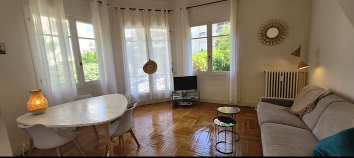 Charmant 2 Pièces Avec Jardin, Proche De La Gare . - Nice