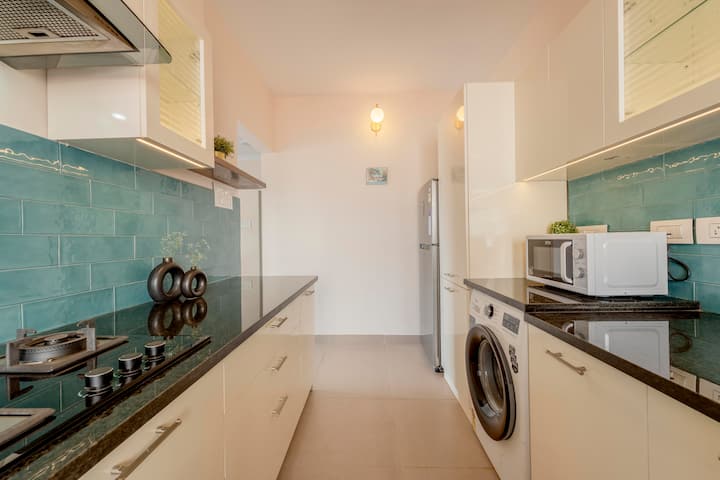 Full kitchen image 1