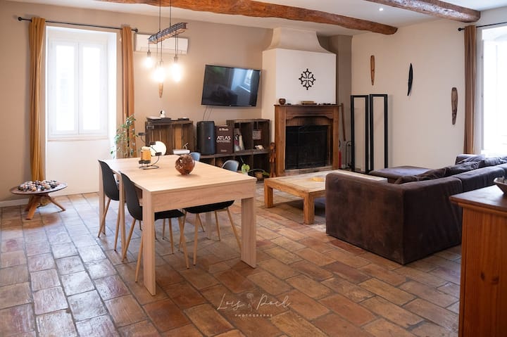 Maison Atypique, Cheminee,terrasse,jacuzzi - Montagnac
