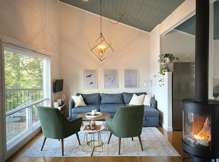 This vintage cottage is a fresh mix of coastal vibes with mid-century modern comforts.