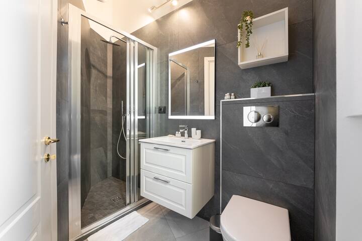 Keys of Italy -Monaco9 -2Bedr flat by TrainStation gallery image 4