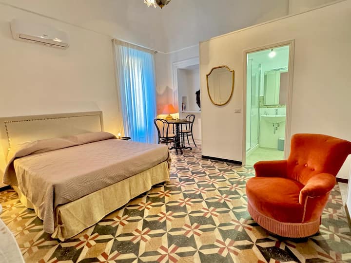 Meta Cc Palace: Donna Rita Con Piscina - Positano