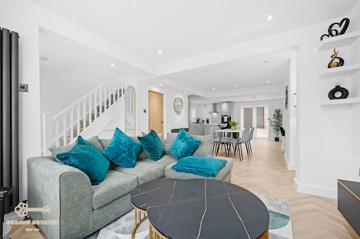 Modern 3BDR home in Manchester- Ethiad, Co-op live