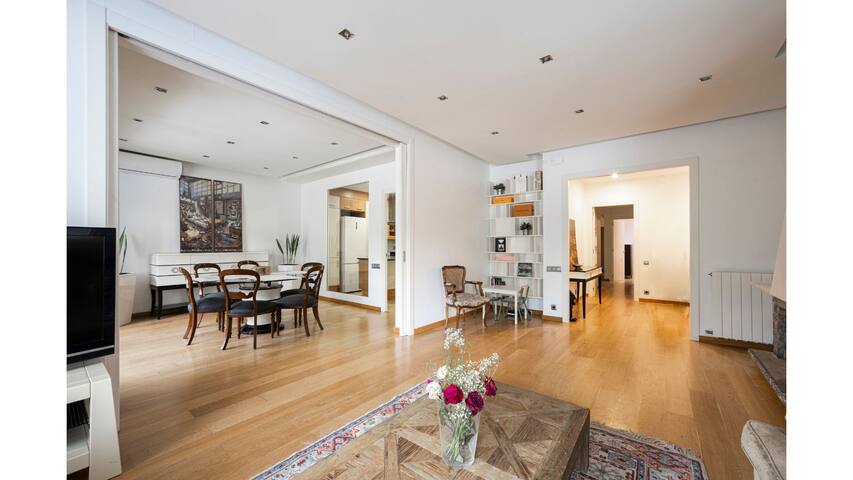 Family Apt up to 10 in Turo Park (terrace & pkg) gallery image 2