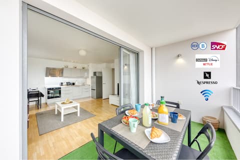 Parisian Stopover – Comfortable 2-bedroom (*‿*)