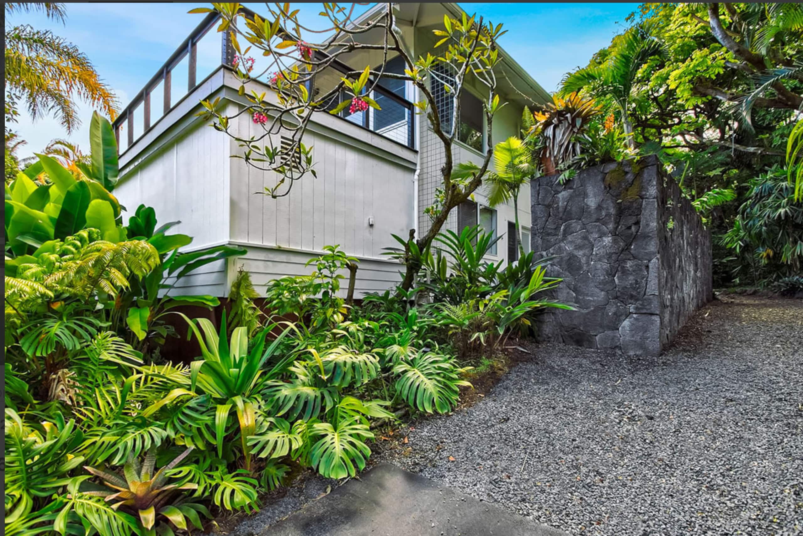 Home in Pahoa · ★4.86 · 4 bedrooms · 5 beds · 3 baths - Image 76