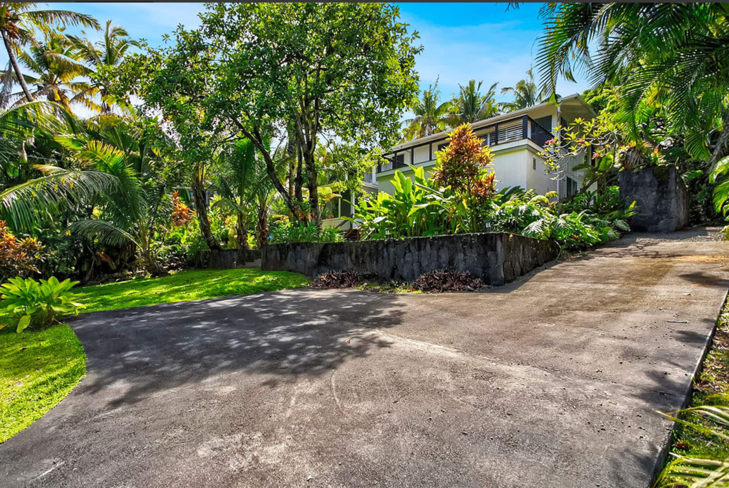 Home in Pahoa · ★4.86 · 4 bedrooms · 5 beds · 3 baths - Image 75