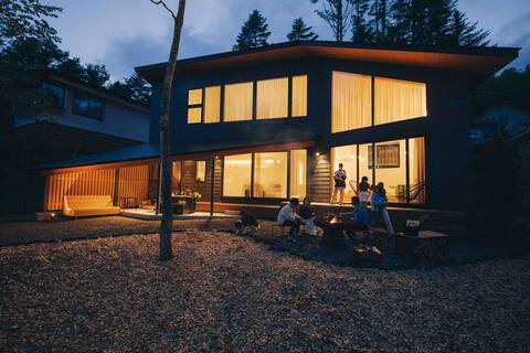 The garden and living room with a seamless garden and living room feel like playing [with dog run/Th