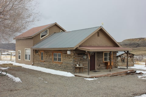 Ranch Cabin With Mountain Views