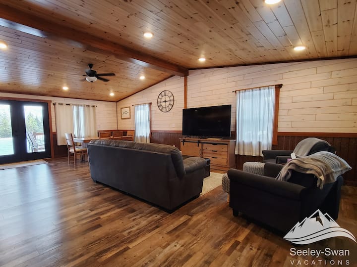 Charming Farmhouse Retreat – Near Lakes & Town! - Seeley Lake, MT