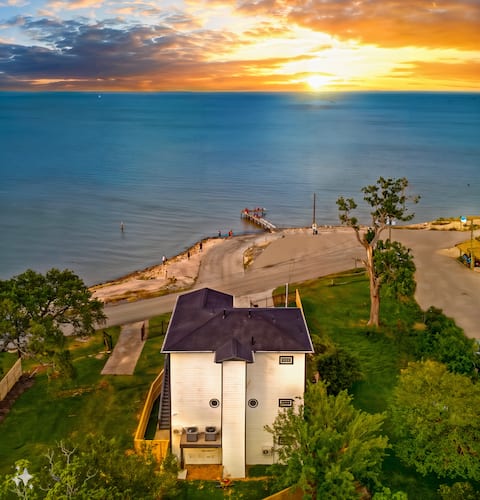 Waterfront Home w/ Views | Hot Tub + Movie Theatre