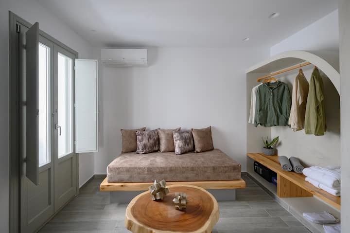 Green Diamond Suite With Hot Tub *Aegean Diamonds* - Santorini