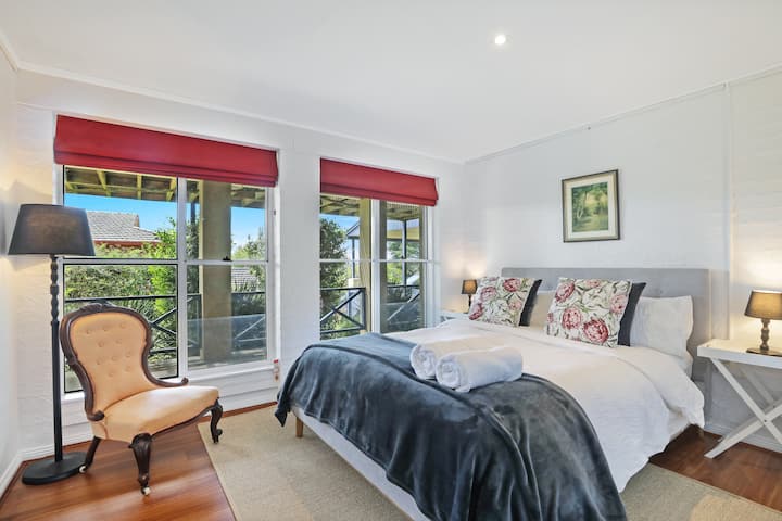Petit Chance - Luxe For Less For 2 - Firepit - Moss Vale