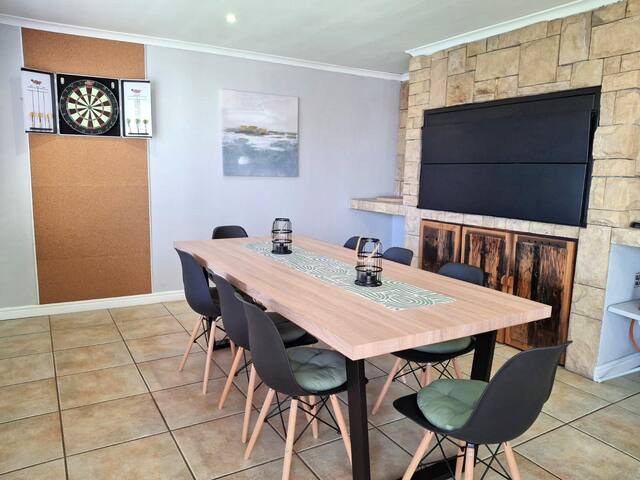 Entire home in Flamingo Vlei, Blouberg gallery image 4