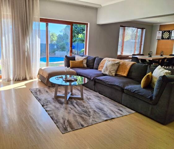 Entire home in Flamingo Vlei, Blouberg gallery image 2