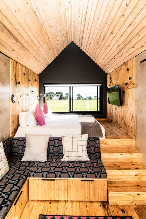 Modern Cabin - Papaya