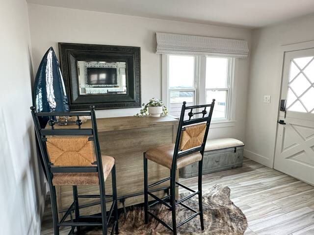 Hermosa Beach Bungalow – Beachfront! gallery image 4